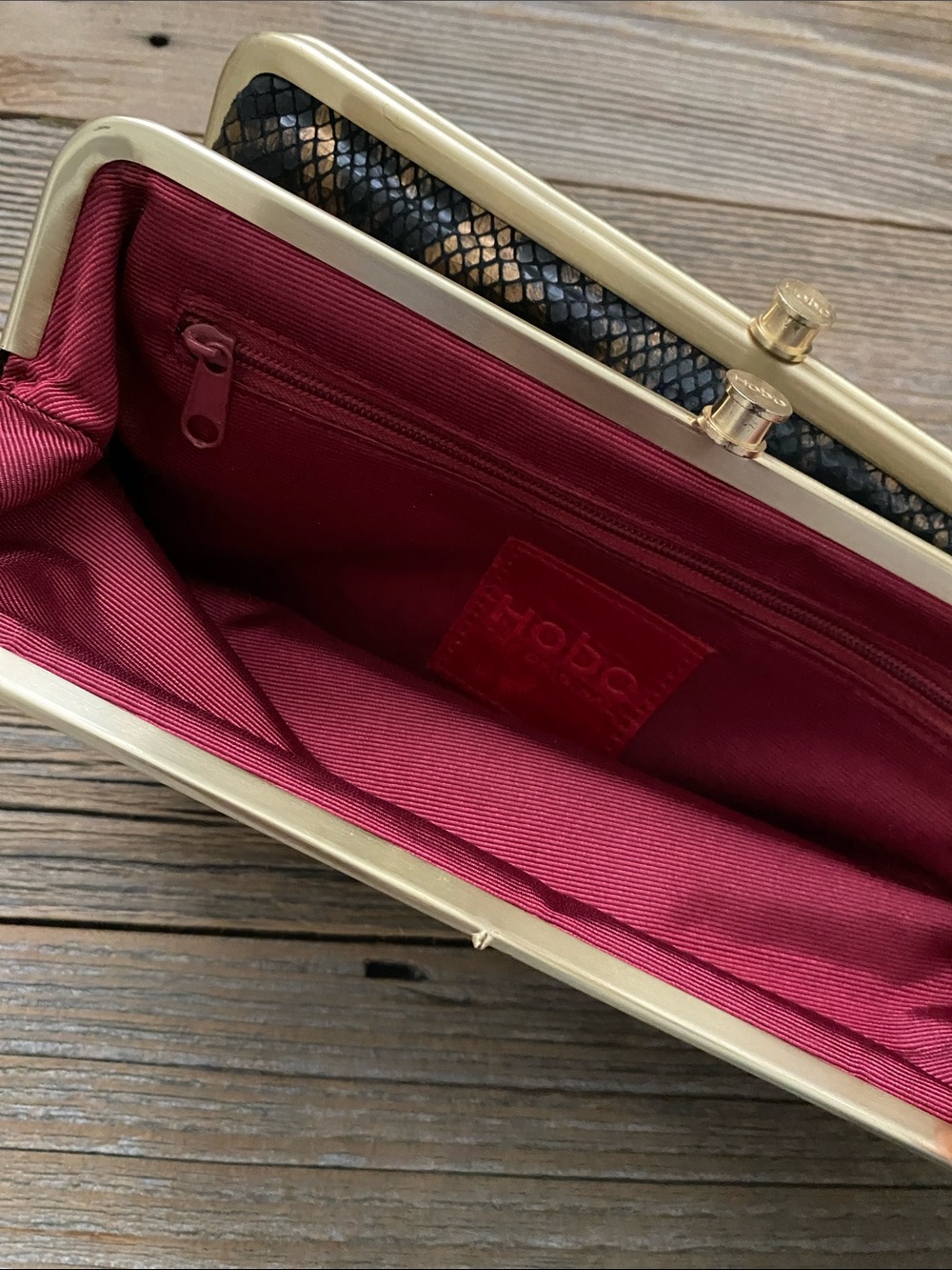 Hobo Lauren Clutch in Metallic Snakeskin. - Picture 8 of 11
